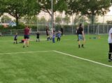 Laatste training S.K.N.W.K. JO7-1 van seizoen 2022-2023 (partijtje tegen de ouders) (53/130)